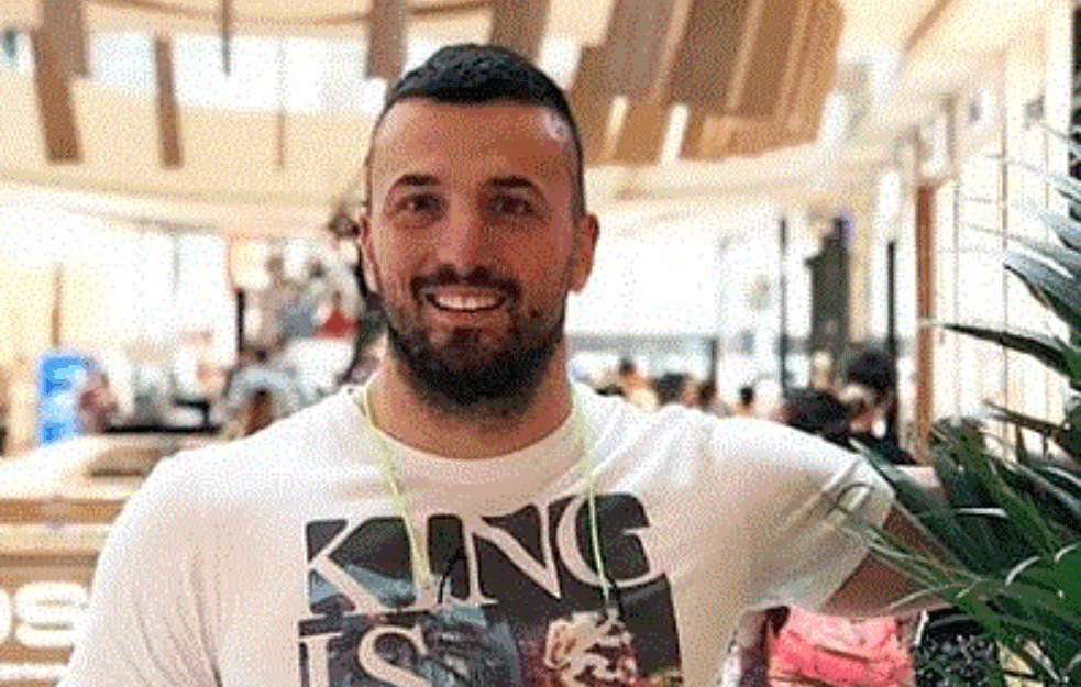 VLADIMIR TOMOVIĆ NEPREPOZNATLJIV: Zadrugar PUSTIO KOSU i raspisao konkurs za ŽENIDBU! (FOTO) 
